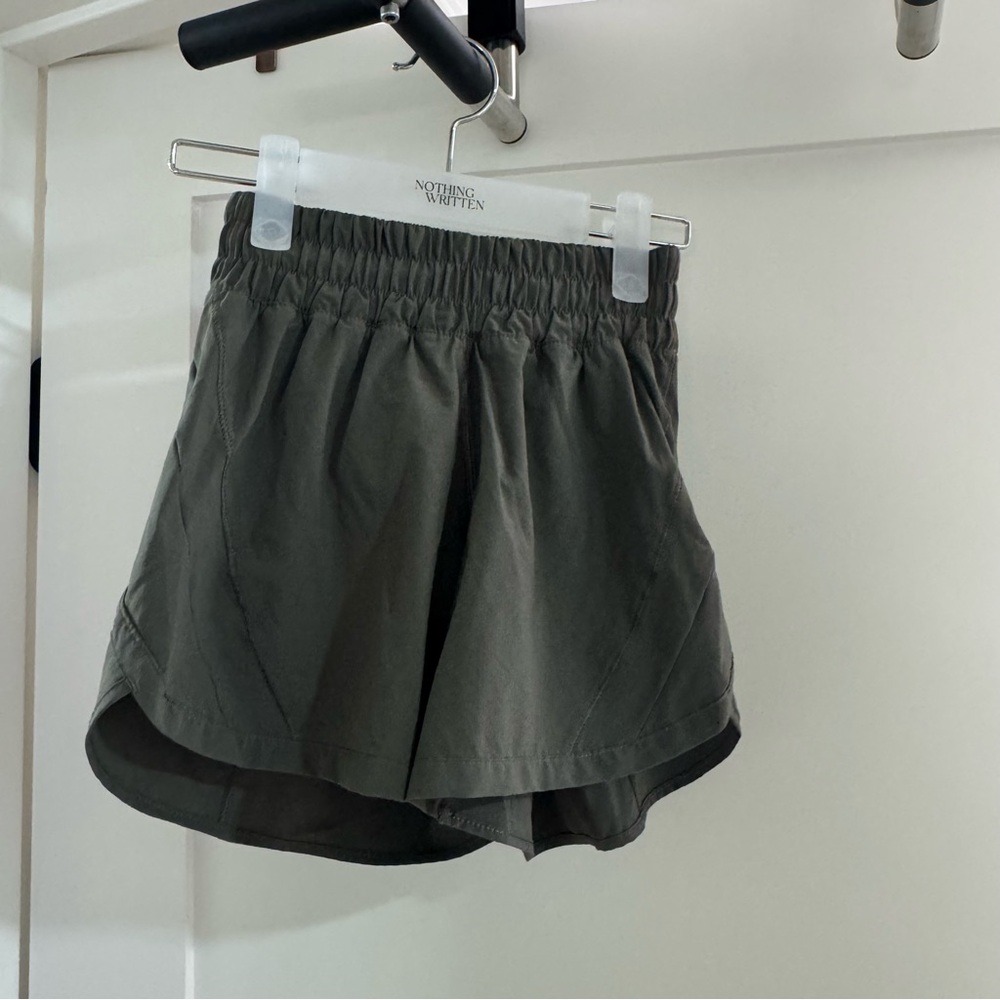Lululemon track that shorts size 2